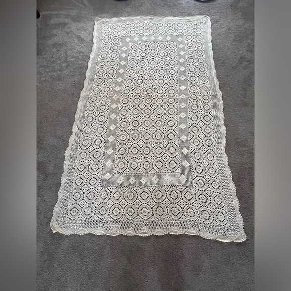 Vintage Hand Crocheted Tablecloth Off White‎ 68"x100" Rectangular - Picture 11 of 13